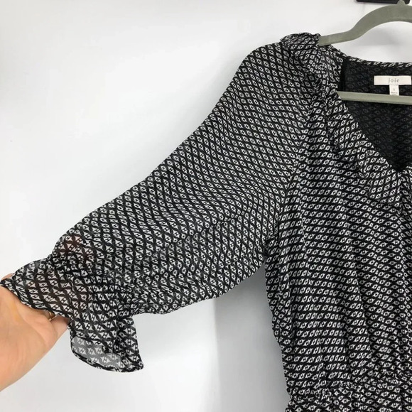 Joie Black  & White V-neck Zaida Ruffled Silk Top Elasticated Waist size S - Picture 9 of 16